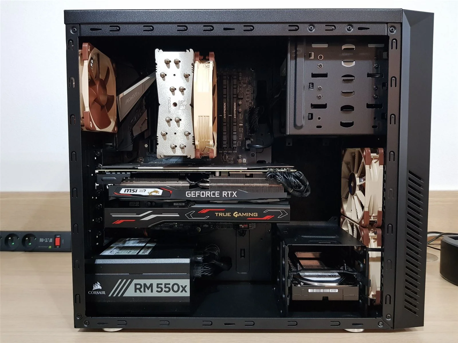 pracovne ai stanice 16