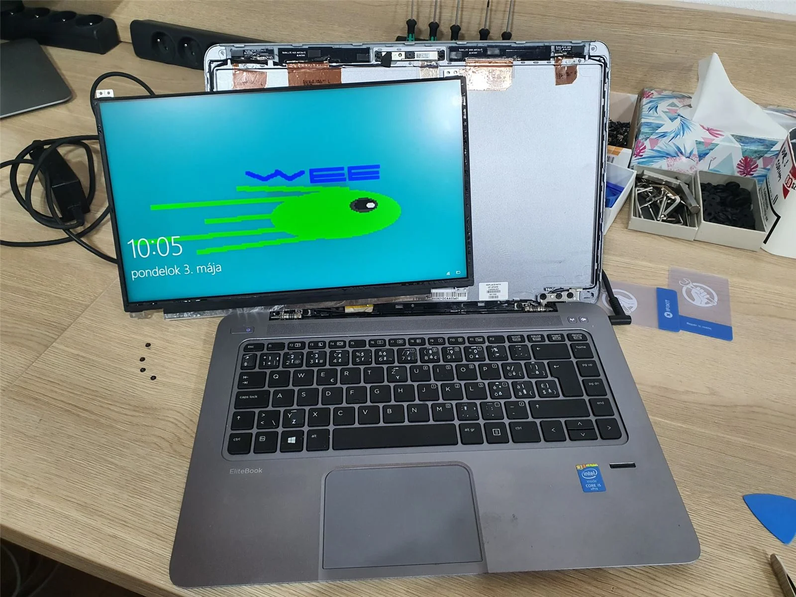 Realizácia: Čistenie herného notebooku od prachu